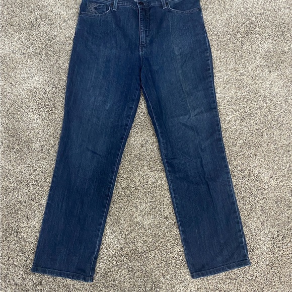 10 Petite Gloria Vanderbilt Amanda Jeans Decorative Stitching Studs on Pockets - Picture 3 of 11